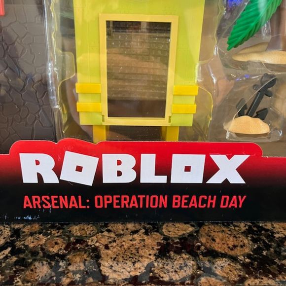NEW Roblox ROB0599 Action Collection-Arsenal Operation Beach Day Deluxe Playset - Picture 8 of 11